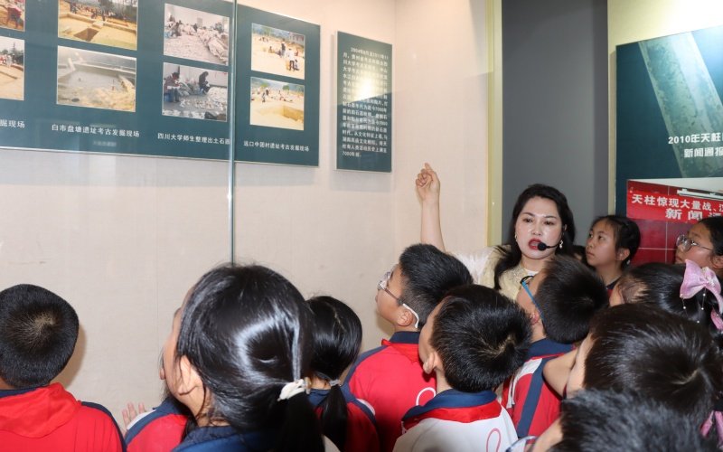 黔东南州天柱县第一小学围绕“研学知史